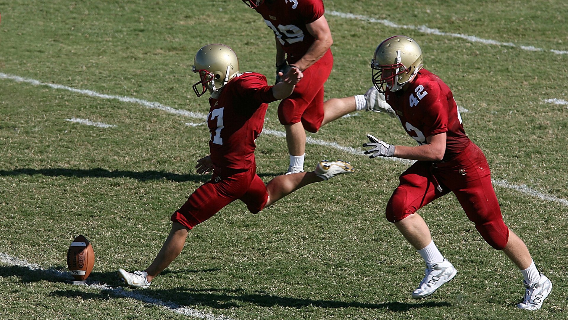 未来之星：年轻球员季后赛表现惊艳！，未来之星足球队的教练和小队员