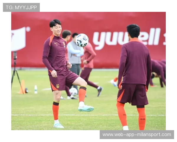 中国足球国家队冬训制度与国内外冬训对比分析,国足冬季训练服 中国足球国家队冬训制度与国内外冬训对比分析,国足冬季训练服